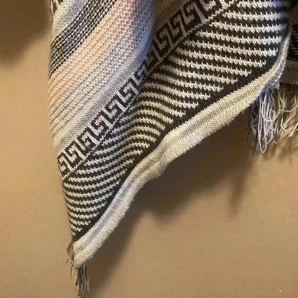 Sweater - Picture 2 of 7